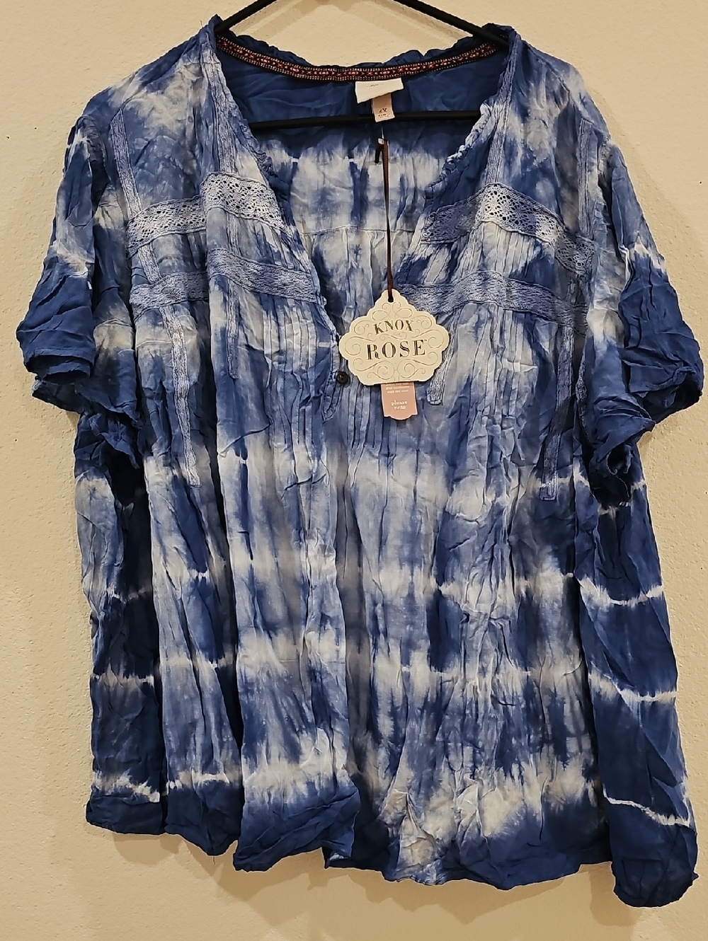 Knox Rose Blue and White Tie-Dye V-Neck Blouse